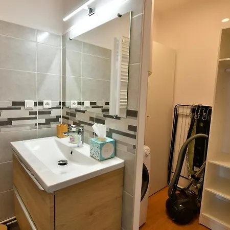 Le 44 - T2 Renove Moderne Et Confortable En Centre-ville Apartamento Montluçon