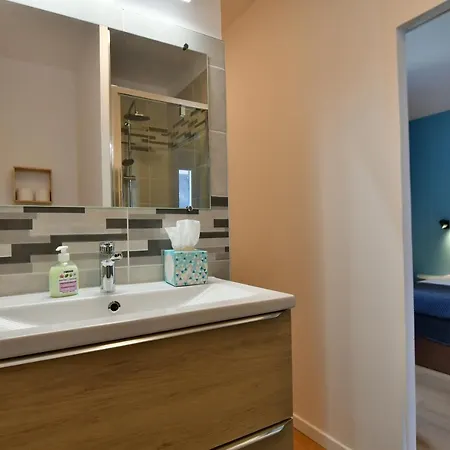 Le 44 - T2 Renove Moderne Et Confortable En Centre-ville